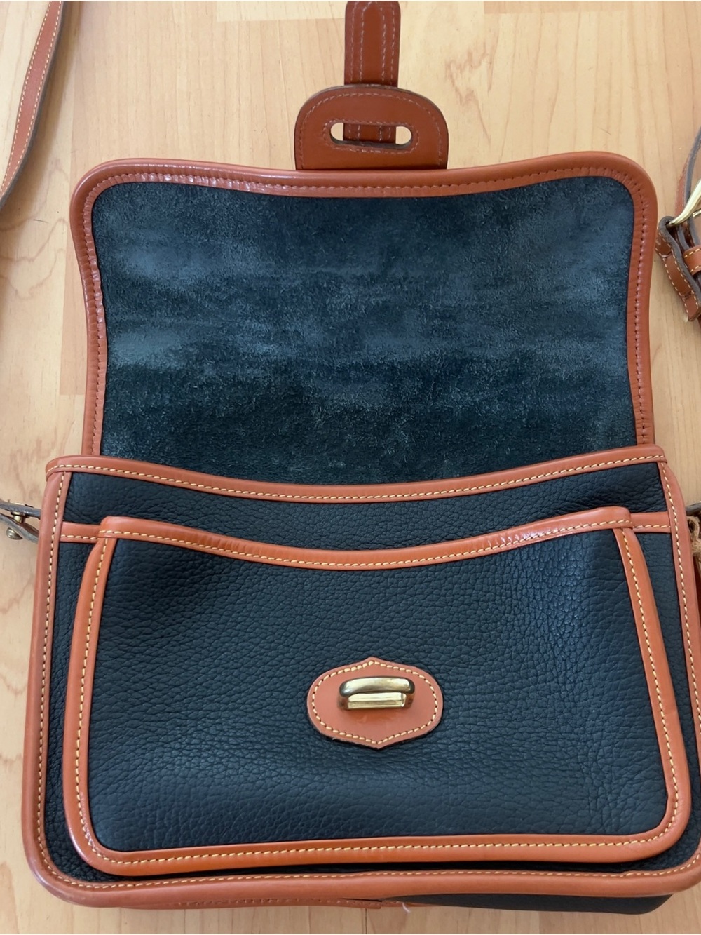 Vintage Dooney and Bourke Equestrian Leather Crossbody Bag - Picture 3 of 7